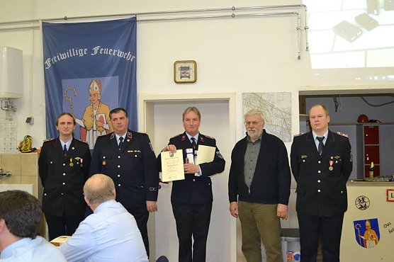 Jahreshauptversammlung 2016 FFW Clingen (Foto: FFW Clingen)