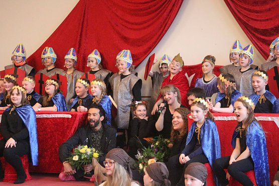 Musik und Tanz werden mit Gesundheitspr&auml;vention und nat&uuml;rlich Spa&szlig; verbunden, mit Hilfe von Profis (Foto: Angelo Glashagel)