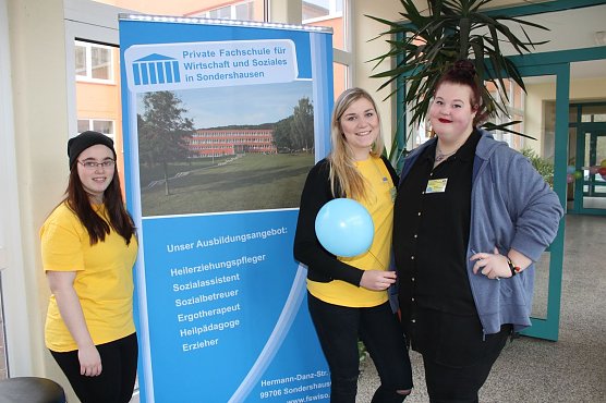 Viele Interessenten kamen zum Schulbesuch (Foto: Karl-Heinz Herrmann)