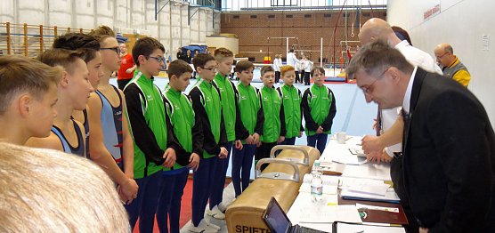 Der erste Wettkampf der männlichen Jugendmannschaft (Foto: Sv Glückauf Sondershausen) Der erste Wettkampf der männlichen Jugendmannschaft (Foto: Sv Glückauf Sondershausen)