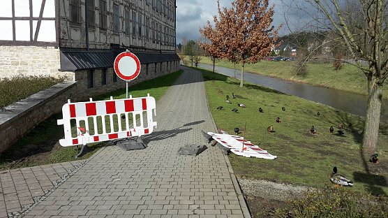 Absperrung nicht zum Spaß am Wippertor (Foto: Karl-Heinz Herrmann) Absperrung nicht zum Spaß am Wippertor (Foto: Karl-Heinz Herrmann)