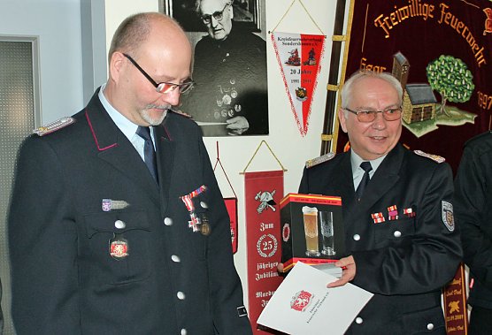 Bemerkenswerte Vereinsarbeit bei der FFW (Foto: Karl-Heinz Herrmann)