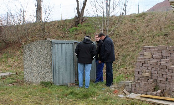 Gro&szlig;es Interesse am neuen Verein und auch Best&uuml;rzung (Foto: Karl-Heinz Herrmann)