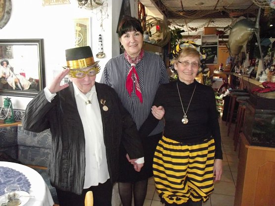 Beim singenden Fischkoch in Vehra (Foto: Thomas Leipold)