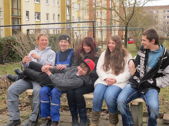 Neue Bänke für kleine Pausen in Artern (Foto: Landratsamt Kyffhäuserkreis) Neue Bänke für kleine Pausen in Artern (Foto: Landratsamt Kyffhäuserkreis)