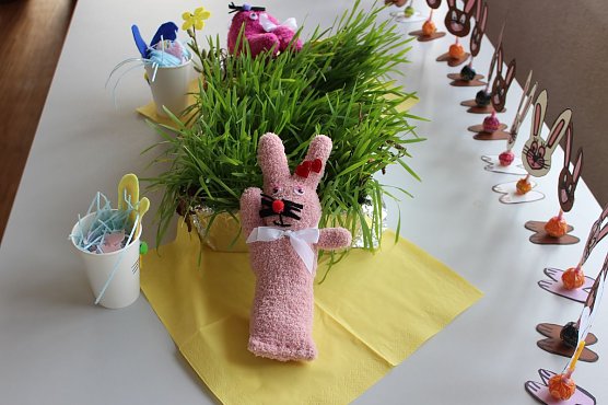 Osterhase bei FFW Sondershausen-Mitte (Foto: Karl-Heinz Herrmann) Osterhase bei FFW Sondershausen-Mitte (Foto: Karl-Heinz Herrmann)