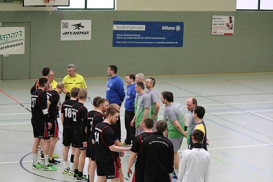 Handball: Es reichte nicht für Einheit (Foto: Karl-Heinz Herrmann) Handball: Es reichte nicht für Einheit (Foto: Karl-Heinz Herrmann)