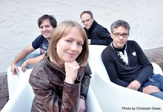 Katharina Maschmeyer Quartett: Katharina Maschmeyer - Tenor & Sopran Saxophon, Nils Pollheide - E-Gitarre, Akustik-Gitarre, E-Bass, Philipp R&uuml;ttgers - Piano, Keyboards, Synth, Jens Otto - Schlagzeug (Foto: Jazzclub Nordhausen)