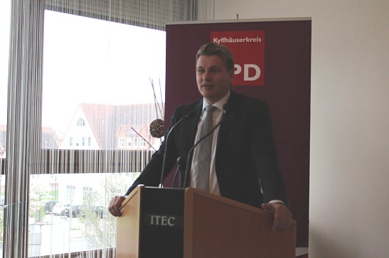 Kreisparteitag in Bad Frankenhausen eröffnet (Foto: Karl-Heinz Herrmann) Kreisparteitag in Bad Frankenhausen eröffnet (Foto: Karl-Heinz Herrmann)