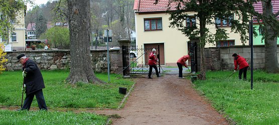 Frankenhäuser Frühjahrsputz (Foto: Karl-Heinz Herrmann) Frankenhäuser Frühjahrsputz (Foto: Karl-Heinz Herrmann)