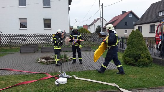 Glück im Unglück (Foto: FFW Wasserthaleben) Glück im Unglück (Foto: FFW Wasserthaleben)
