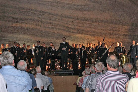 Stimmungsvoll unter Tage (Foto: Karl-Heinz Herrmann) Stimmungsvoll unter Tage (Foto: Karl-Heinz Herrmann)