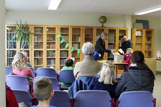 Gewinner gezogen (Foto: Karl-Heinz Herrmann)
