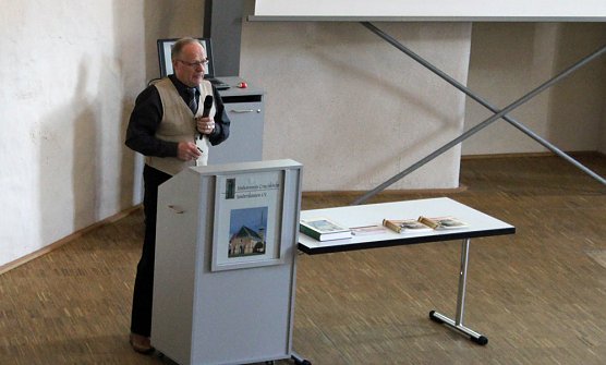 Vortrag zur Geschichte der Cruciskirche (Foto: Karl-Heinz Herrmann)