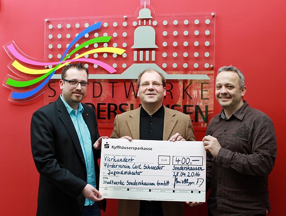 Spende f&uuml;r F&ouml;rderverein Carl Schroeder Konservatorium (Foto: Stadtwerke Sondershausen)