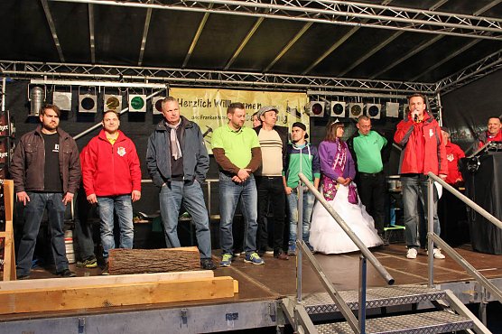 Maibaumk&ouml;nig im Stechen ermittelt (Foto: Karl-Heinz Herrmann)