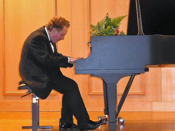 Klaviermusik am 1. Mai (Foto: Jürgen Kieper) Klaviermusik am 1. Mai (Foto: Jürgen Kieper)