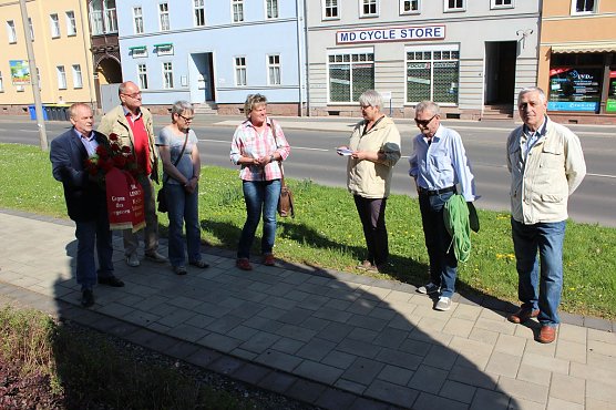 Kranzniederlegung am Gedenktag (Foto: Karl-Heinz Herrmann) Kranzniederlegung am Gedenktag (Foto: Karl-Heinz Herrmann)