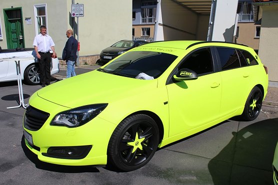 Autos &uuml;ber Autos und mehr (Foto: Karl-Heinz Herrmann)