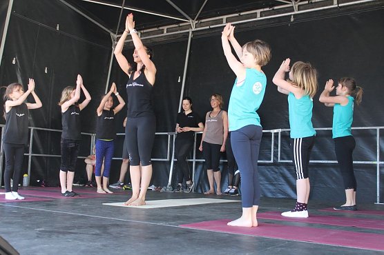 Autos &uuml;ber Autos und mehr (Foto: Karl-Heinz Herrmann)