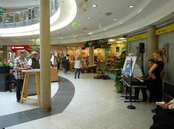 Operettendarsteller des Weißen Rössls (Foto: Karl-Heinz Herrmann) Operettendarsteller des Weißen Rössls (Foto: Karl-Heinz Herrmann)