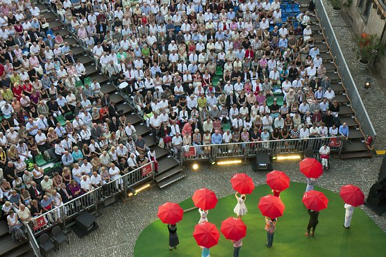 Fotos aus zehn Jahren Festspielgeschichte (Foto: Tilman Graner)