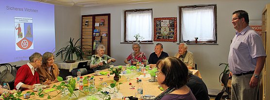 Kripo beim Behindertenverband (Foto: Karl-Heinz Herrmann)