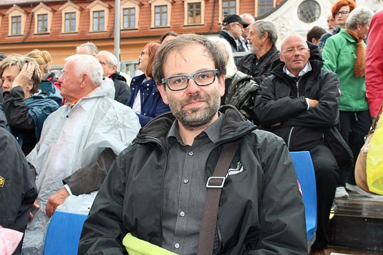 Nass vor der Premiere (Foto: Karl-Heinz Herrmann) Nass vor der Premiere (Foto: Karl-Heinz Herrmann)