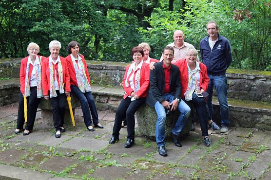 Klingender Wanderweg &uuml;bergeben (Foto: Karl-Heinz Herrmann)