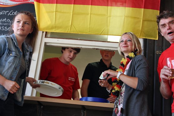 Was für ein Jubel in Bebra (Foto: Karl-Heinz Herrmann) Was für ein Jubel in Bebra (Foto: Karl-Heinz Herrmann)