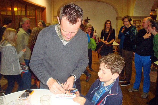 Humorvolle und kritische Songtexte erklingen in der Unterkirche (Foto: Zimmer/Möbius) Humorvolle und kritische Songtexte erklingen in der Unterkirche (Foto: Zimmer/Möbius)