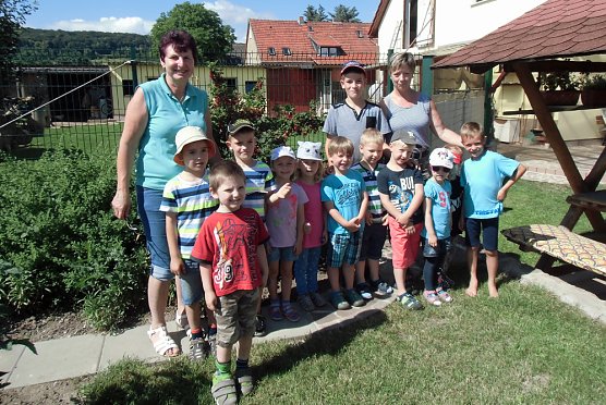 Bauernhoftiere hautnah (Foto: Kindervilla Bad Frankenhausen) Bauernhoftiere hautnah (Foto: Kindervilla Bad Frankenhausen)