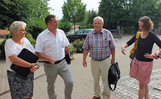 Beauftragte informierte sich vor Ort (Foto: Karl-Heinz Herrmann)
