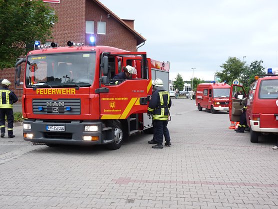 Feuerwehrübung Stockhausen (Foto: Karl-Heinz Herrmann) Feuerwehrübung Stockhausen (Foto: Karl-Heinz Herrmann)