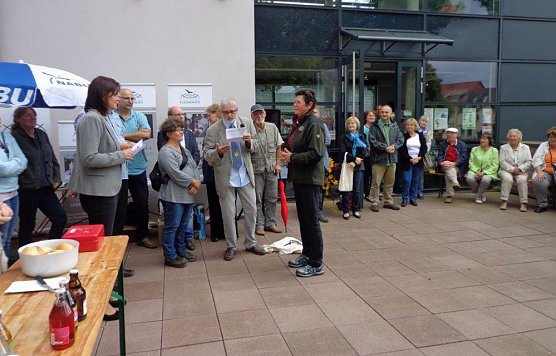 Erfolgreiche Fledermausnacht (Foto: Wolfgang Sauerbier) Erfolgreiche Fledermausnacht (Foto: Wolfgang Sauerbier)