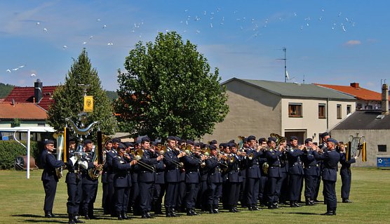 Traumhaftes Sommerwetter bei Vereidigung (Foto: Karl-Heinz Herrmann)