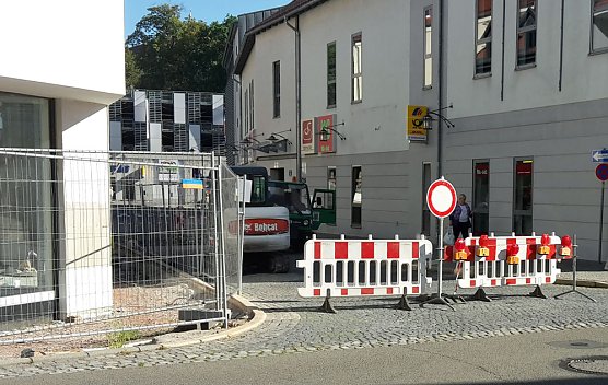 Vorläufige Straßensperre (Foto: Privat) Vorläufige Straßensperre (Foto: Privat)