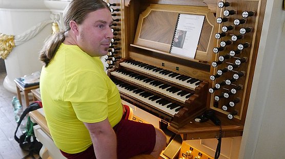 Organ and bikes - Fahrradtour mit Orgel (Foto: Jürgen Kieper) Organ and bikes - Fahrradtour mit Orgel (Foto: Jürgen Kieper)