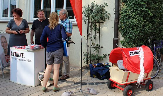 An Weltfriedenstag erinnert (Foto: Karl-Heinz Herrmann) An Weltfriedenstag erinnert (Foto: Karl-Heinz Herrmann)