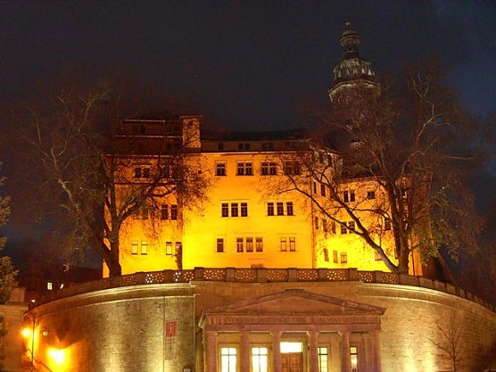 Schloss Sondershausen in der Nacht (Foto: Karl-Heinz Herrmann) Schloss Sondershausen in der Nacht (Foto: Karl-Heinz Herrmann)