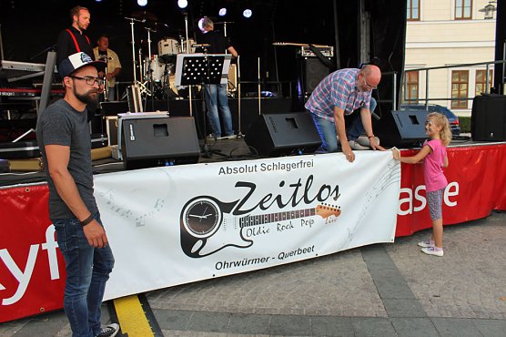 Weinfest wieder gut besucht (Foto: Karl-Heinz Herrmann) Weinfest wieder gut besucht (Foto: Karl-Heinz Herrmann)