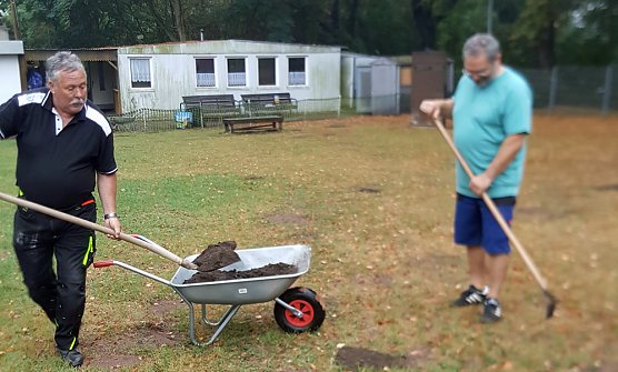 Arbeitseinsatz auf dem Hundeplatz an der Trift (Foto: Privat)