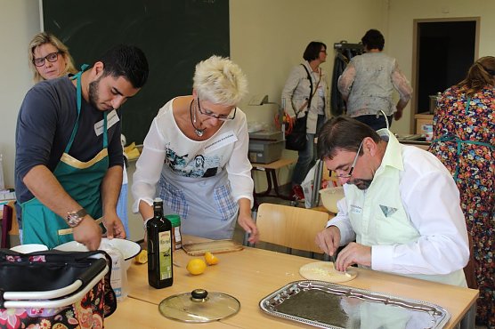 In die Kochtöpfe geschaut (Foto: Karl-Heinz Herrmann) In die Kochtöpfe geschaut (Foto: Karl-Heinz Herrmann)