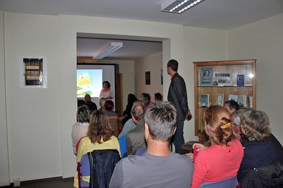 Wieder interessante Lesung mit Eisert (Foto: Karl-Heinz Herrmann)