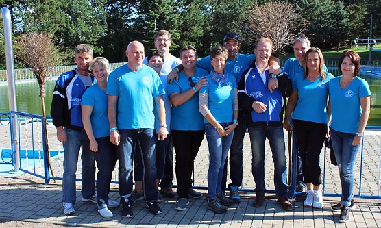 Badesportverein Gro&szlig;furra im Zeichen des Besens (Foto: Karl-Heinz Herrmann)