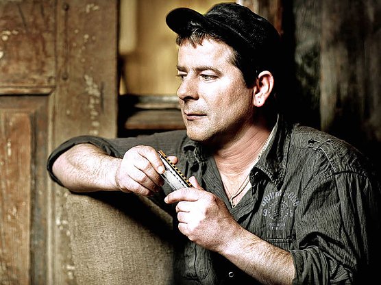 Der Mann mit der Mundharmonika (Foto: Fabian Fromm)