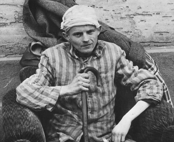 Online Archiv (Foto: Gedenkstätte Mittelbau-Dora) Online Archiv (Foto: Gedenkstätte Mittelbau-Dora)