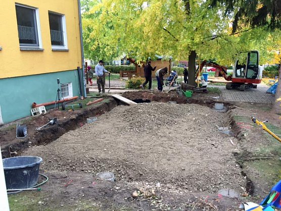 1. Spatenstich im Käferland (Foto: Privat) 1. Spatenstich im Käferland (Foto: Privat)