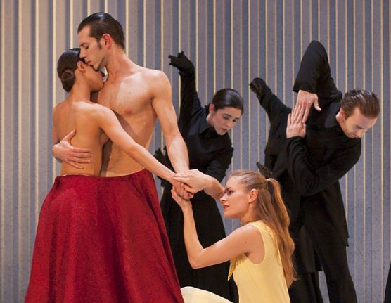 Gala im Paketpreis (Foto: Theater) Gala im Paketpreis (Foto: Theater)