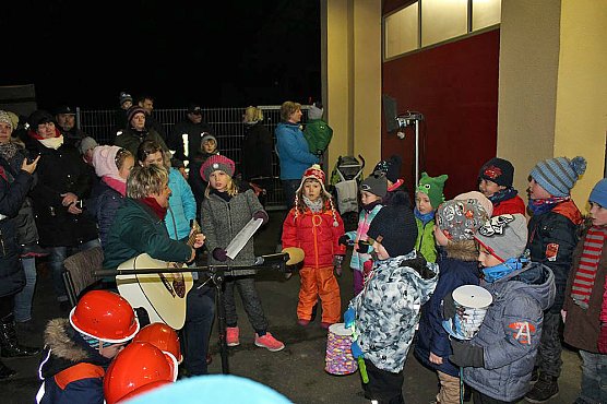 Spende f&uuml;r die Jugendfeuerwehr Berka (Foto: Karl-Heinz Herrmann)